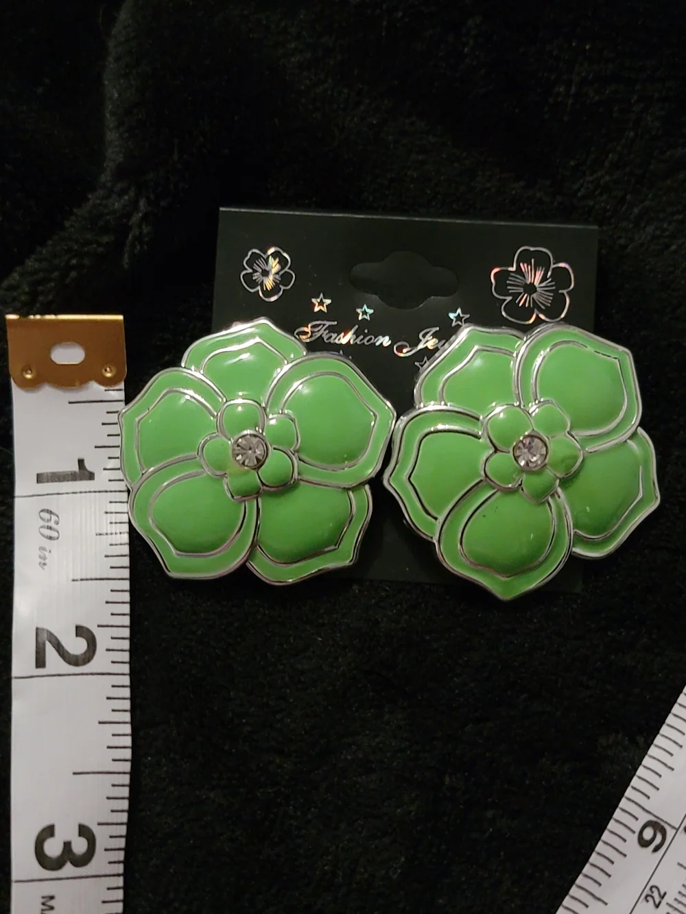 Fashion Jewelry Lime Green Floral Stud Earrings with Silver Trim
